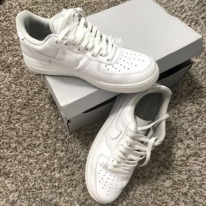 MEN'S NIKE AIR FORCE 1 LOW CASUAL SHOES